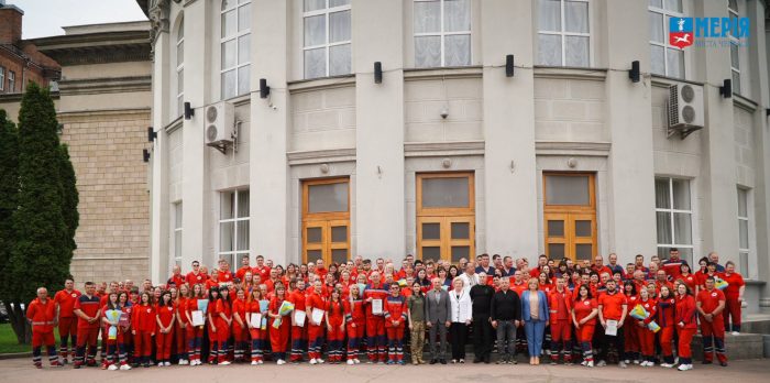 ВАШЕ ПОКЛИКАННЯ – РЯТУВАТИ ЖИТТЯ! ВІТАЄМО ПРАЦІВНИКІВ ЕКСТРЕНОЇ МЕДИЧНОЇ ДОПОМОГИ З ПРОФЕСІЙНИМ СВЯТОМ!